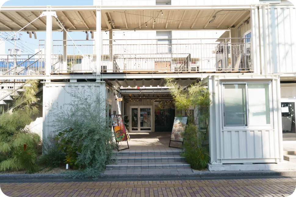 建築用コンテナを利用したHAROW広島通（南棟）