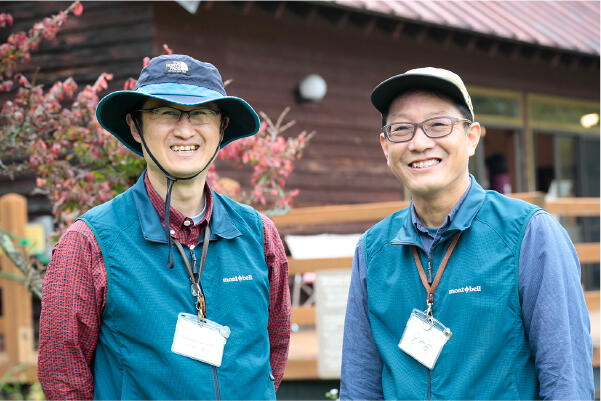 キープ協会の村井孝一さん（左）と鳥屋尾健（とやお・たけし）さん。