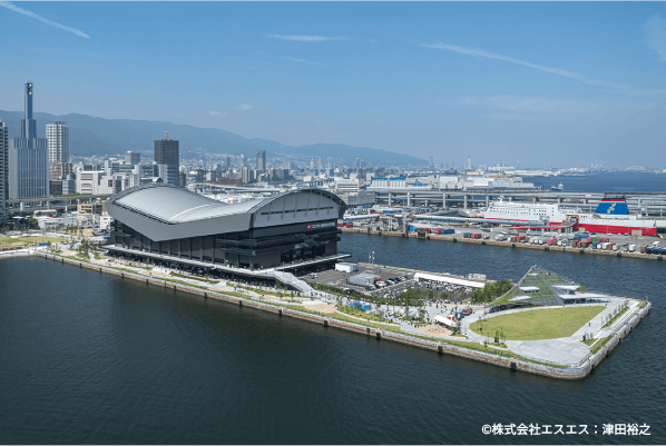 海に囲まれた大規模アリーナ